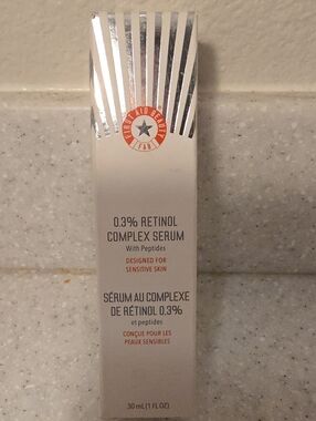 First Aid Beauty 0.3% Retinol Complex Serum - White and Silver